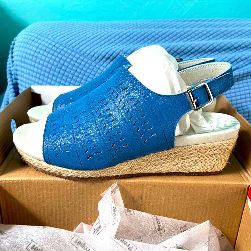 🚨 Brand New‼️ Women’s Marlo Blue Espadrille Wedge Sandals by Propét.